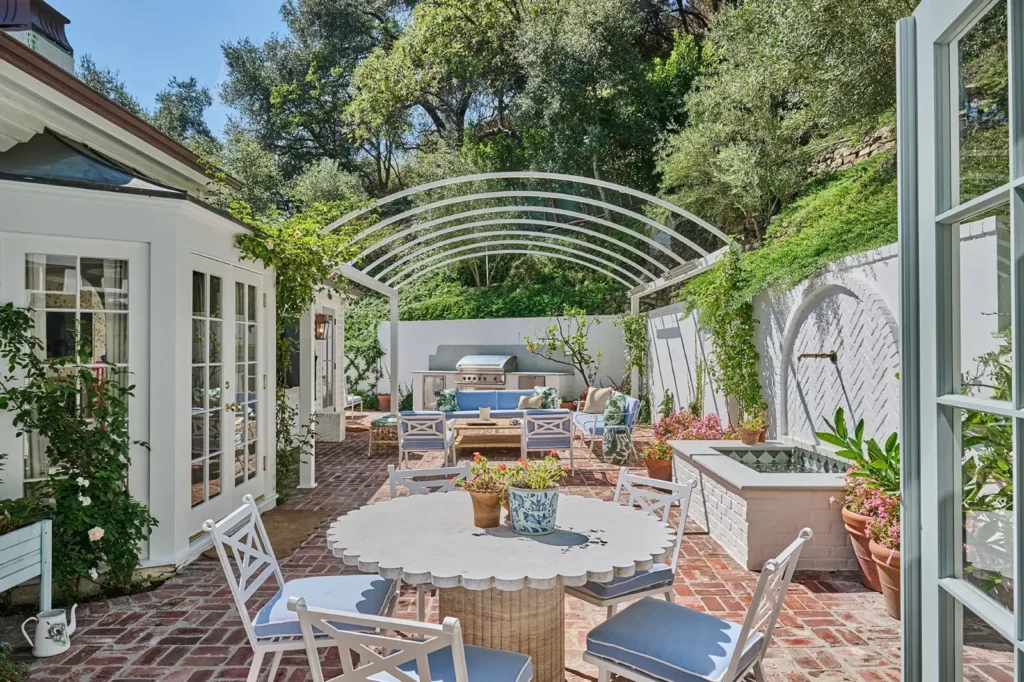 Taylor Swift's Beverly Hills mansion where she wrote the 1989 album and filmed her iconic Vogue interview has hit the market for £6 million.