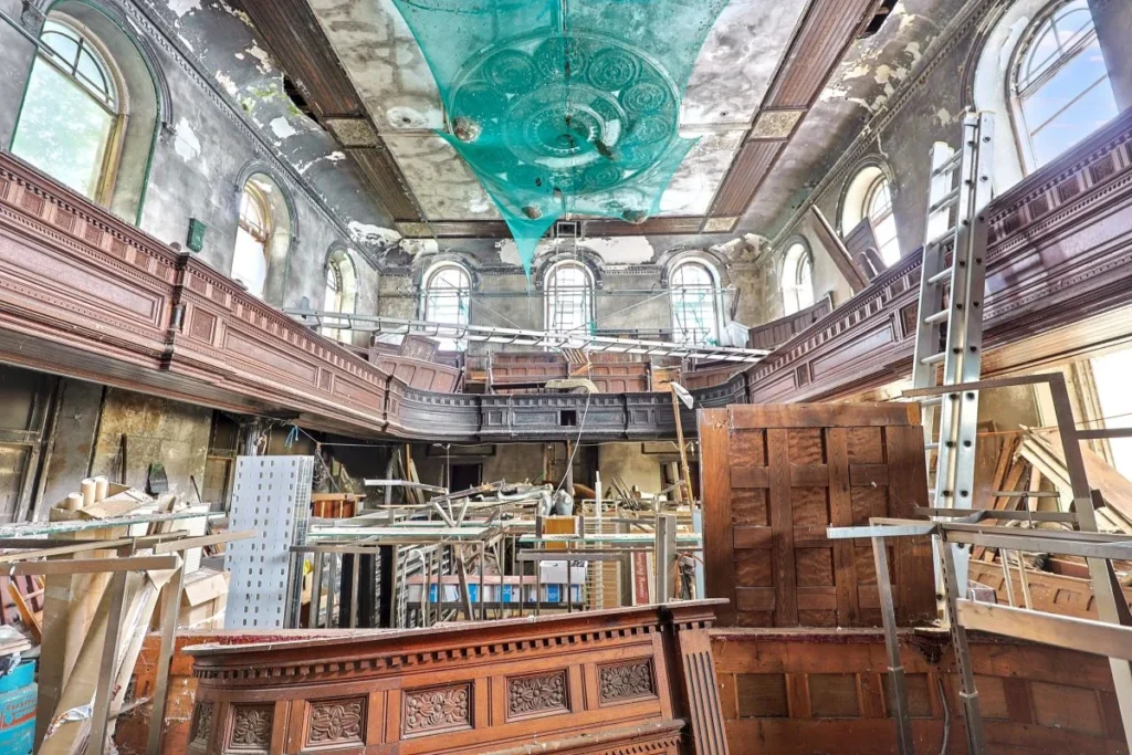 Grade-II listed former chapel on sale for £1 - large enough to convert into five flats. Historic 19th-century property in Aberdare available at auction.