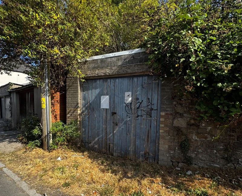 Grade-II listed former chapel on sale for £1 - large enough to convert into five flats. Historic 19th-century property in Aberdare available at auction.