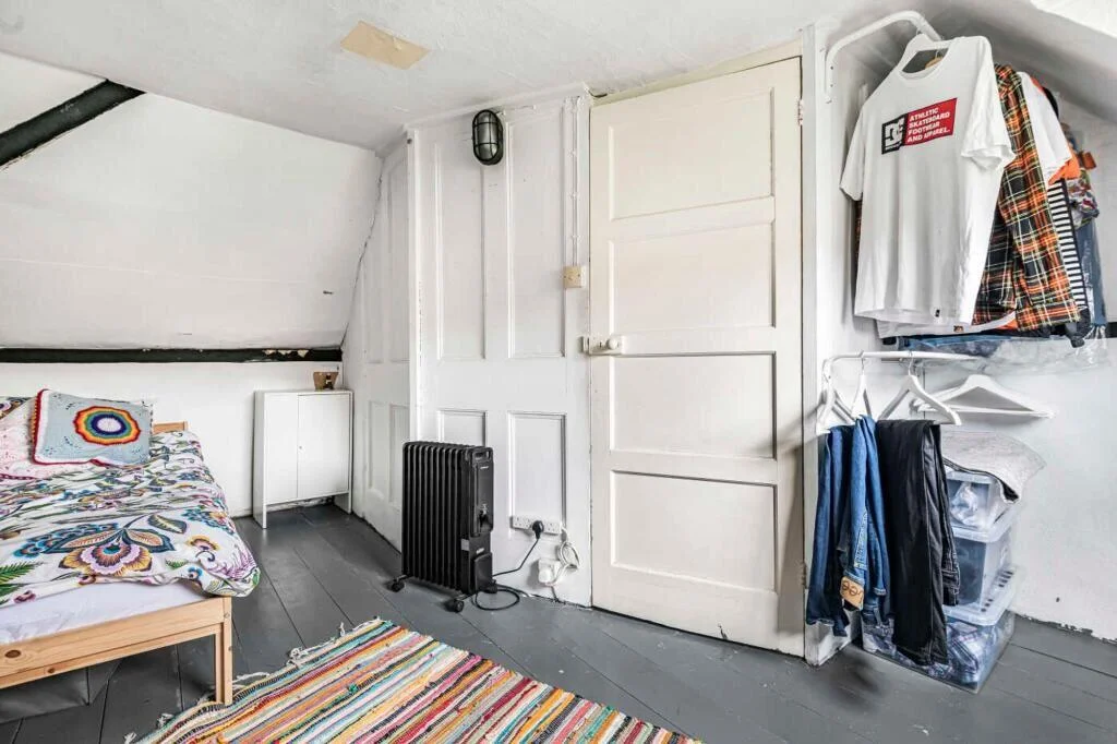 A chocolate-box cottage featured in The Vicar of Dibley is going under the hammer with a guide price of £375,000. The two-bedroom Church Cottage stands inside the.