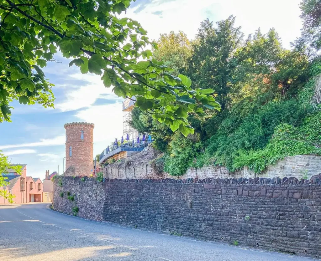 A one-bed home inside a historic folly tower with spiral staircases and a rooftop terrace is up for sale for £300,000. The Grade II-listed Gazebo Tower was built in.